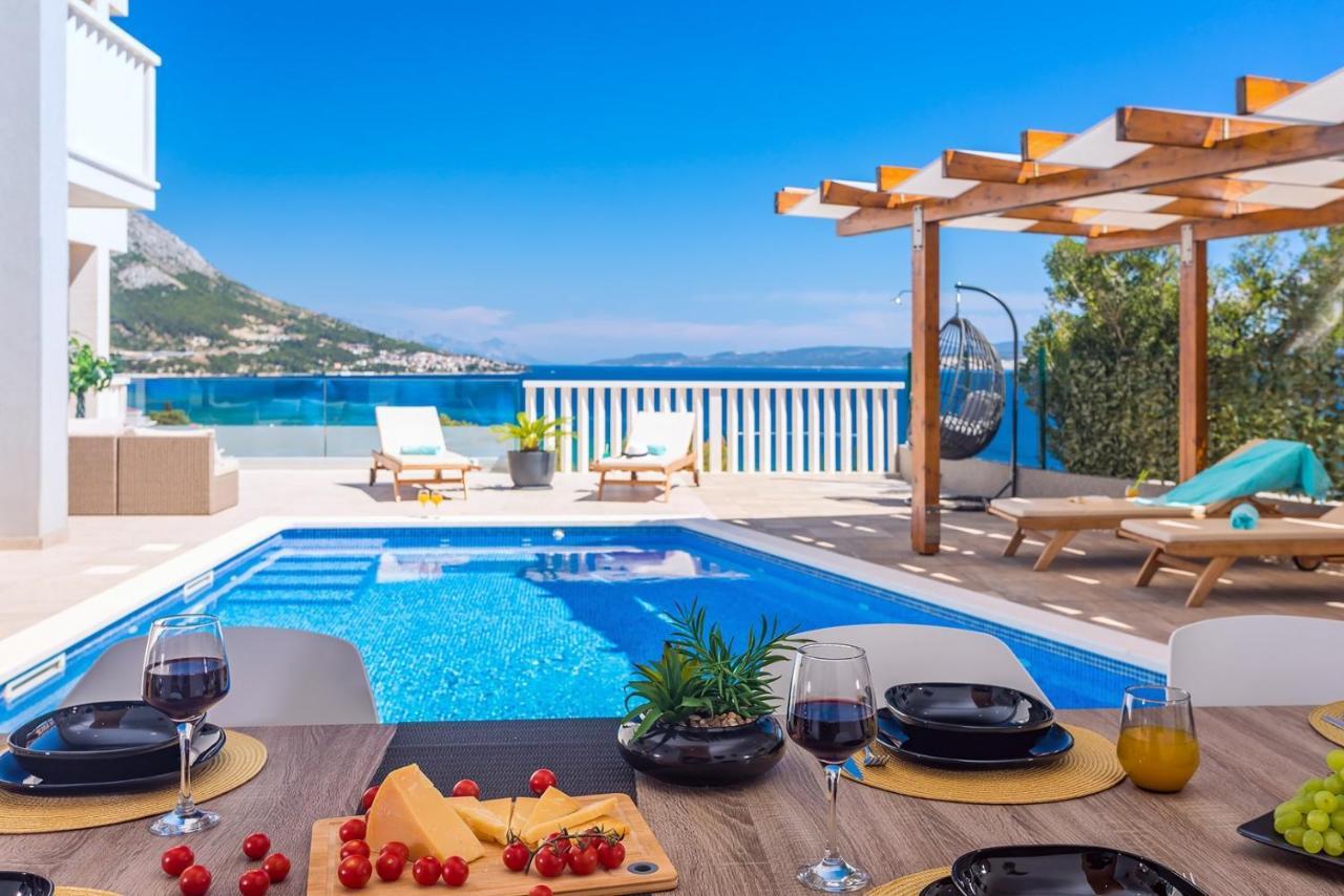 Villa Matan - Only 200M From The Sandy Beaches, Private 28M2 Pool 오미스 외부 사진