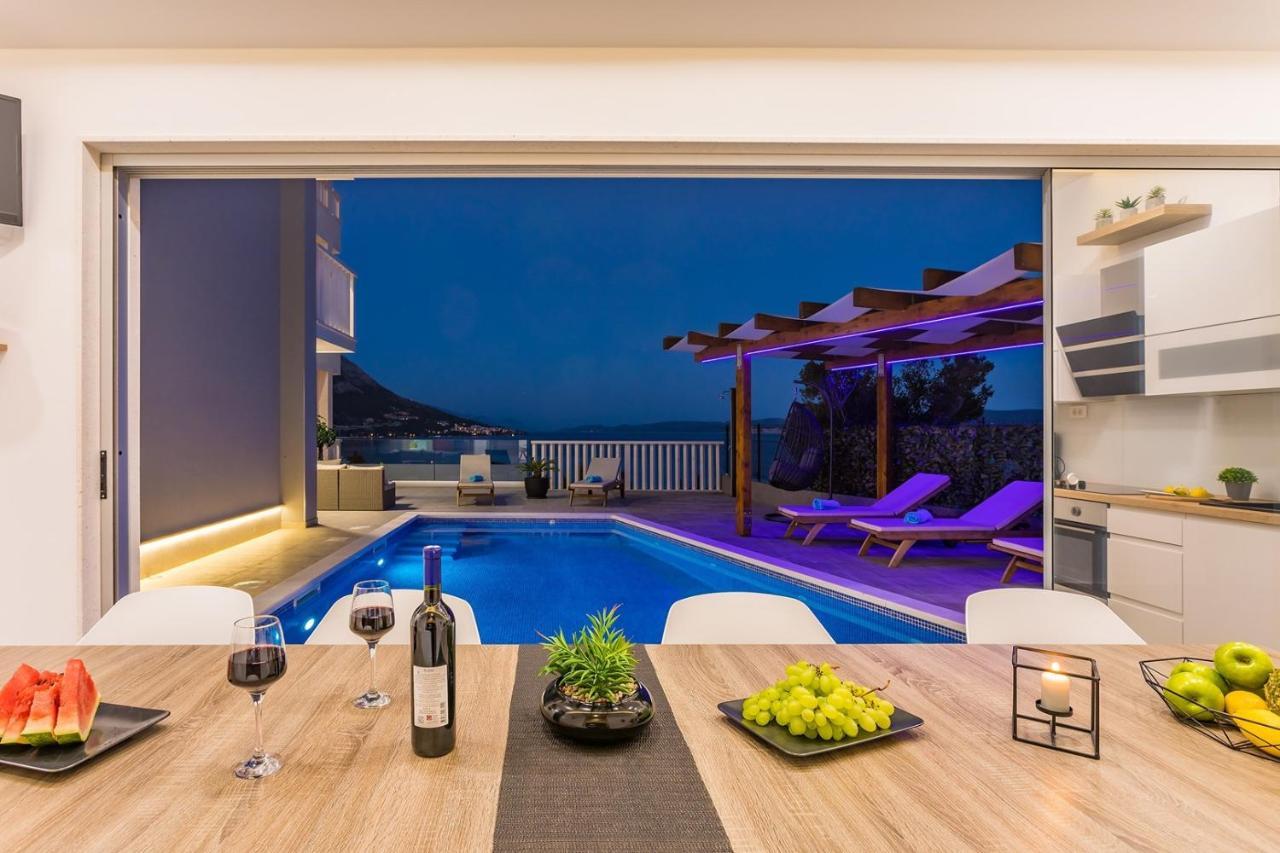 Villa Matan - Only 200M From The Sandy Beaches, Private 28M2 Pool 오미스 외부 사진