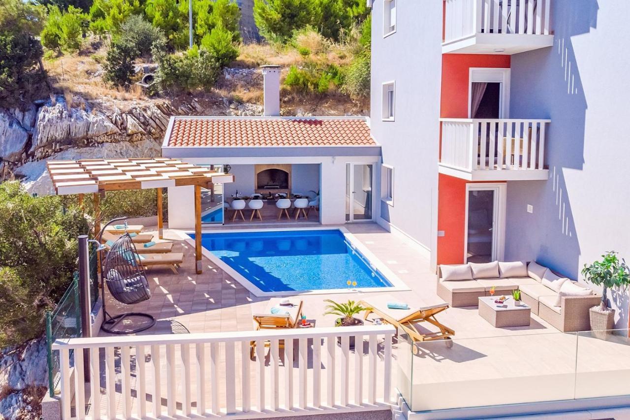 Villa Matan - Only 200M From The Sandy Beaches, Private 28M2 Pool 오미스 외부 사진